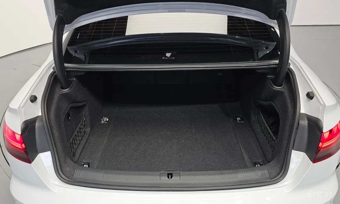 Фото 20 - Audi A4