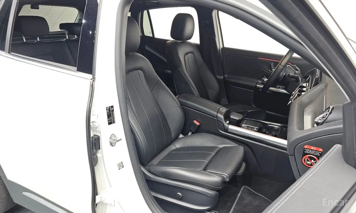 Фото 10 - Mercedes-Benz GLA-Class