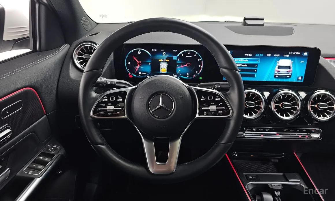 Фото 14 - Mercedes-Benz GLA-Class