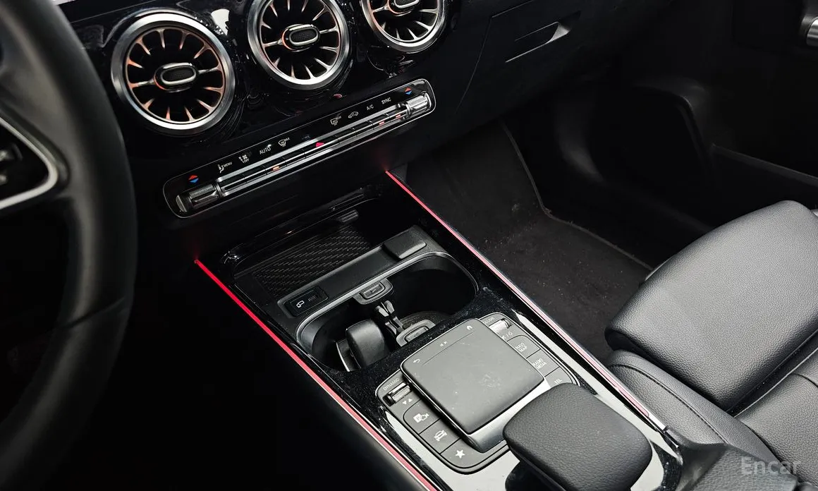 Фото 17 - Mercedes-Benz GLA-Class