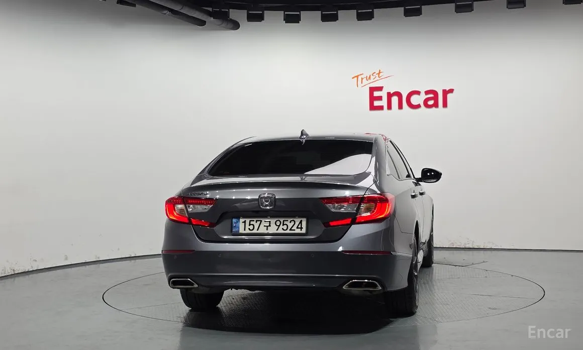 Фото 4 - Honda Accord