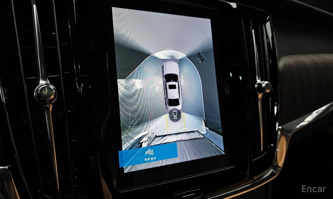 Фото 15 - Volvo S90