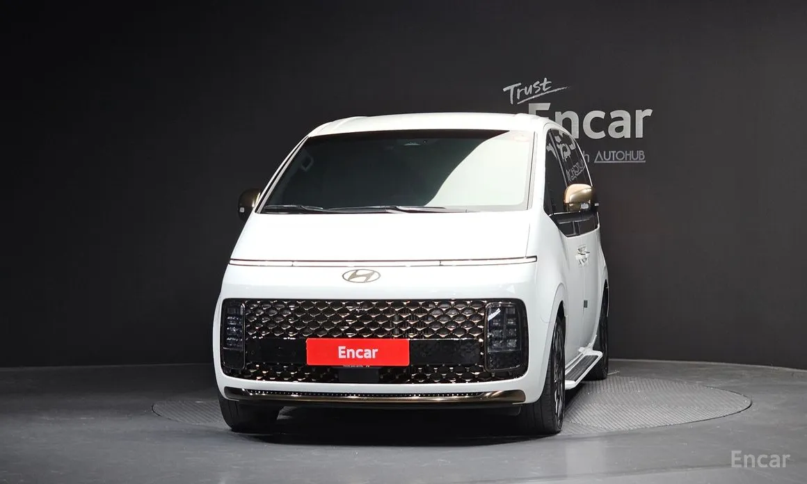 Фото 3 - Hyundai Staria