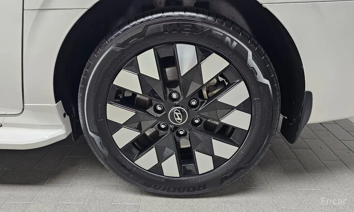 Фото 5 - Hyundai Staria