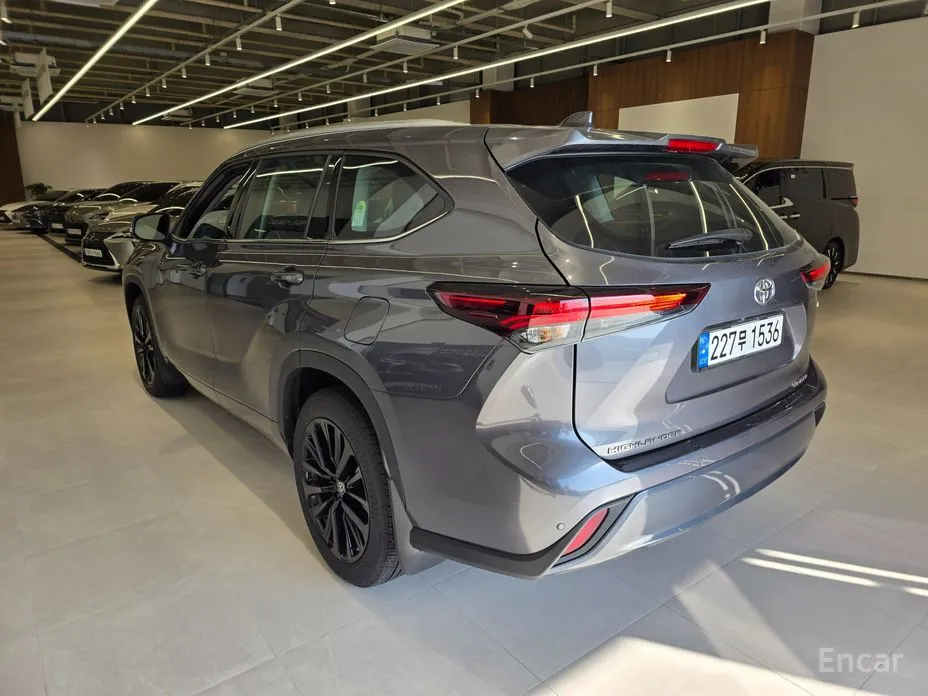 Фото 20 - Toyota Highlander