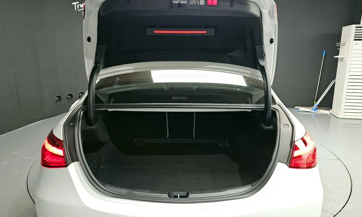 Фото 20 - Mercedes-Benz C-Class