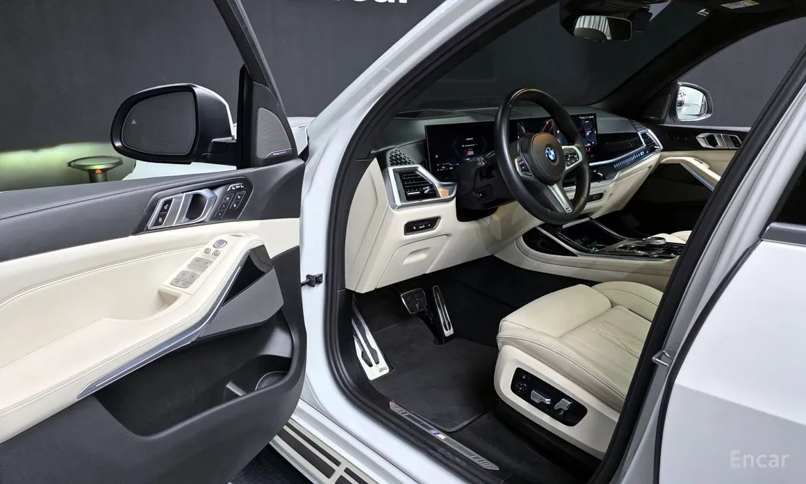 Photo 10 - BMW X7