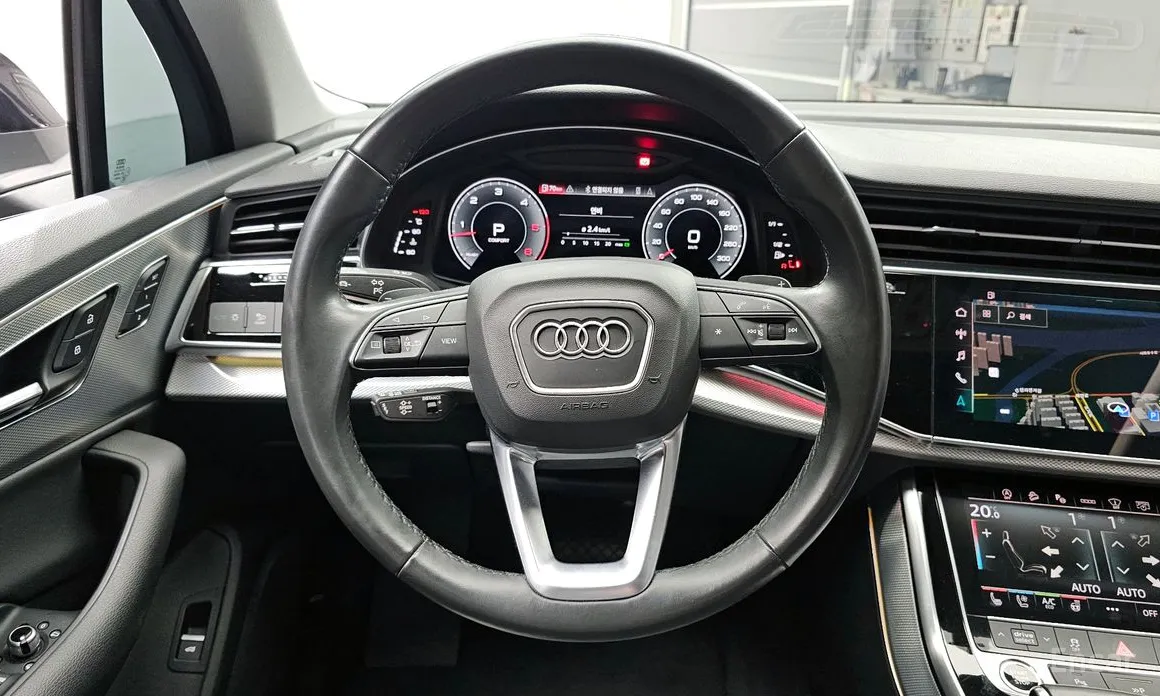 Фото 13 - Audi Q7