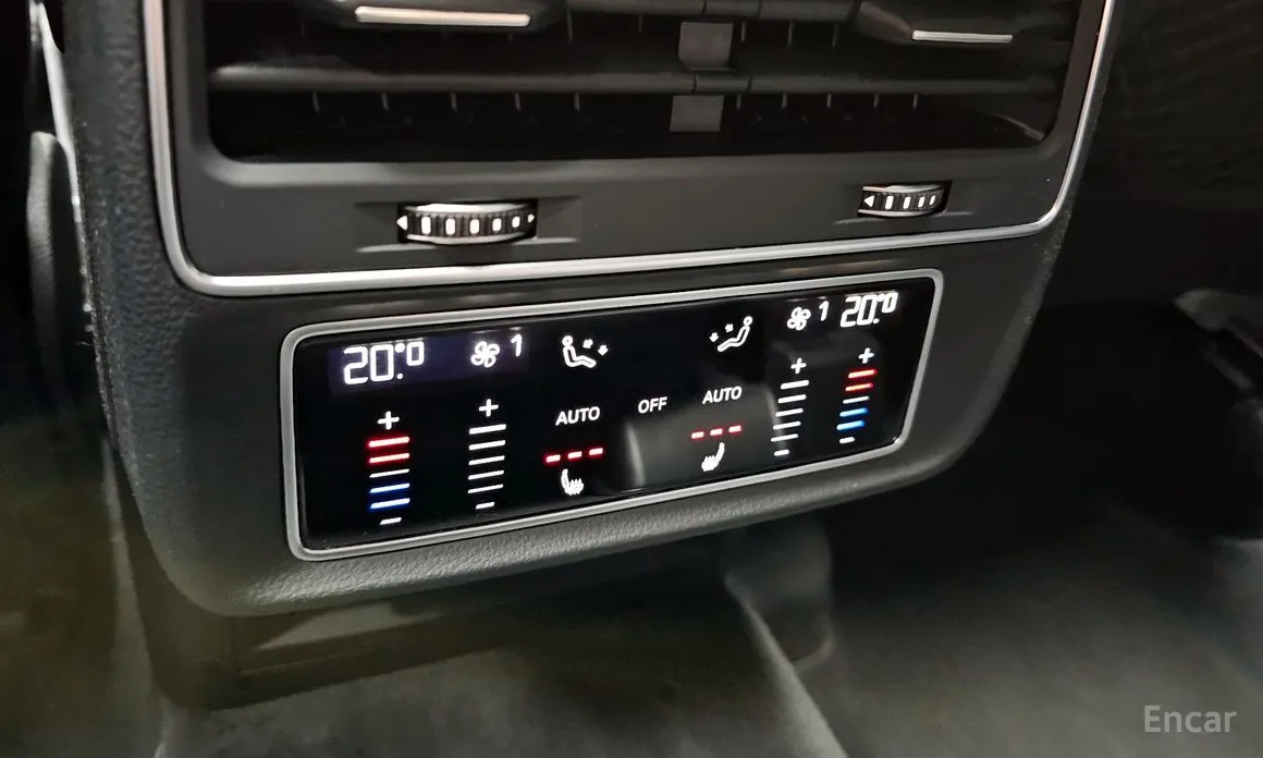 Фото 17 - Audi Q7