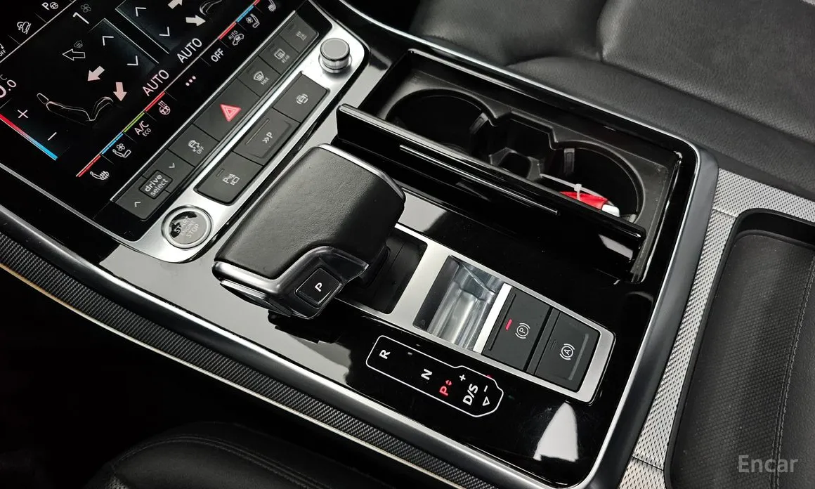 Фото 9 - Audi Q7