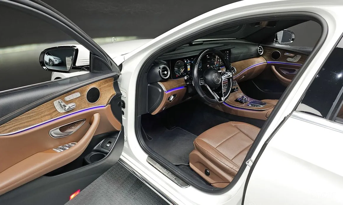 Фото 11 - Mercedes-Benz E-Class