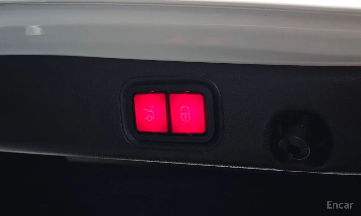 Фото 19 - Mercedes-Benz E-Class