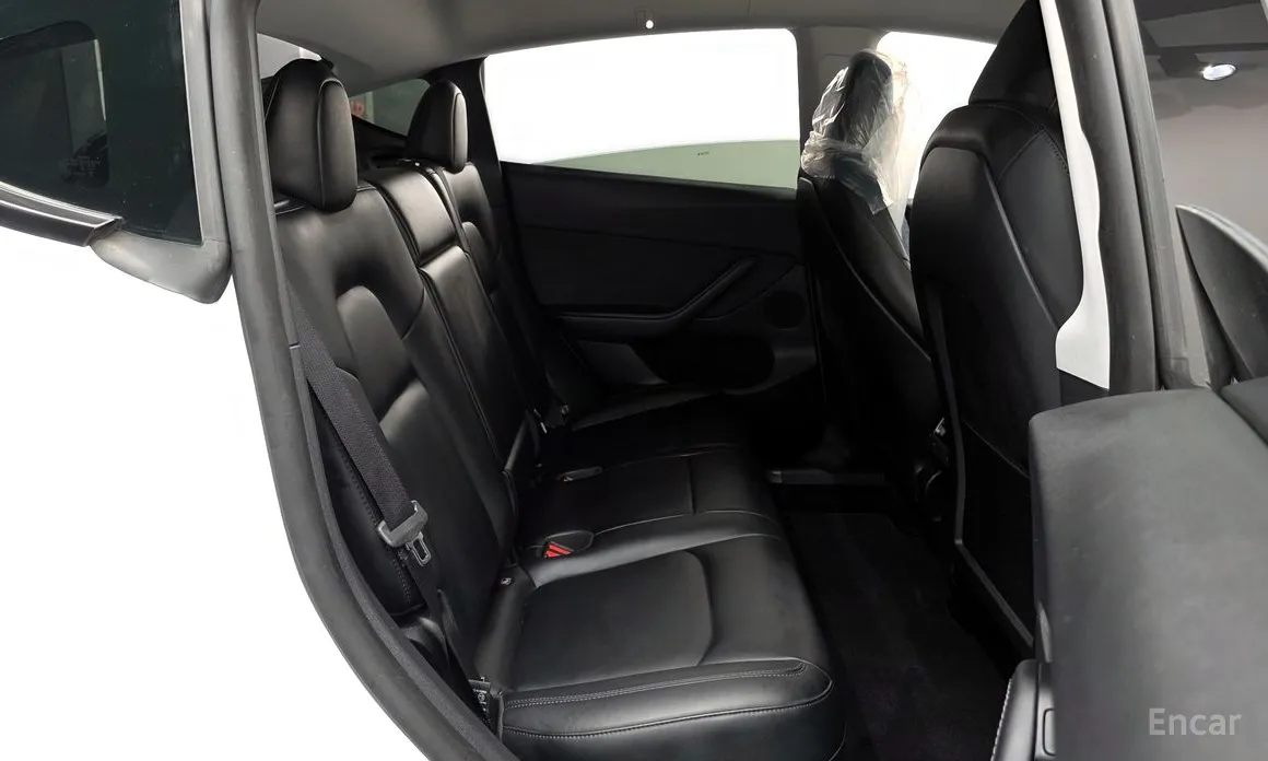 Photo 12 - Tesla Model Y