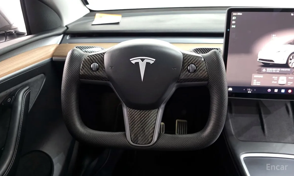Photo 13 - Tesla Model Y