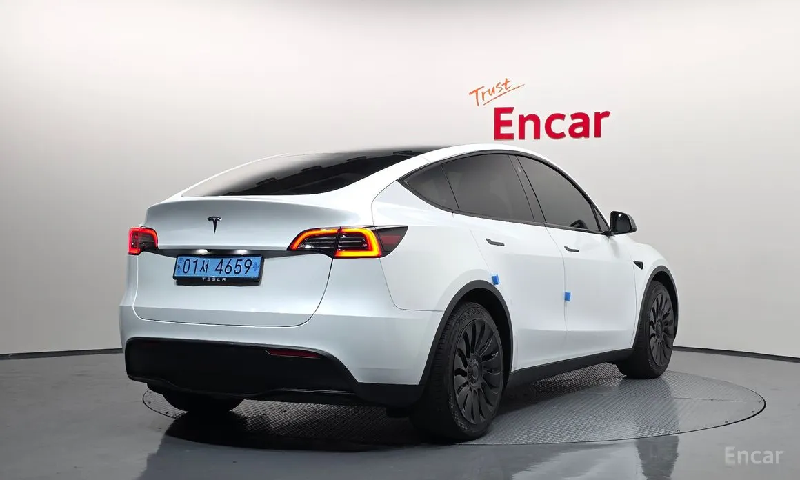 Photo 2 - Tesla Model Y