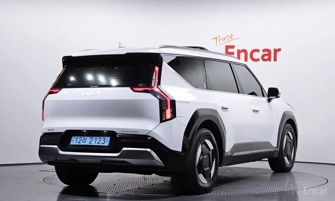 Фото 2 - Kia EV9