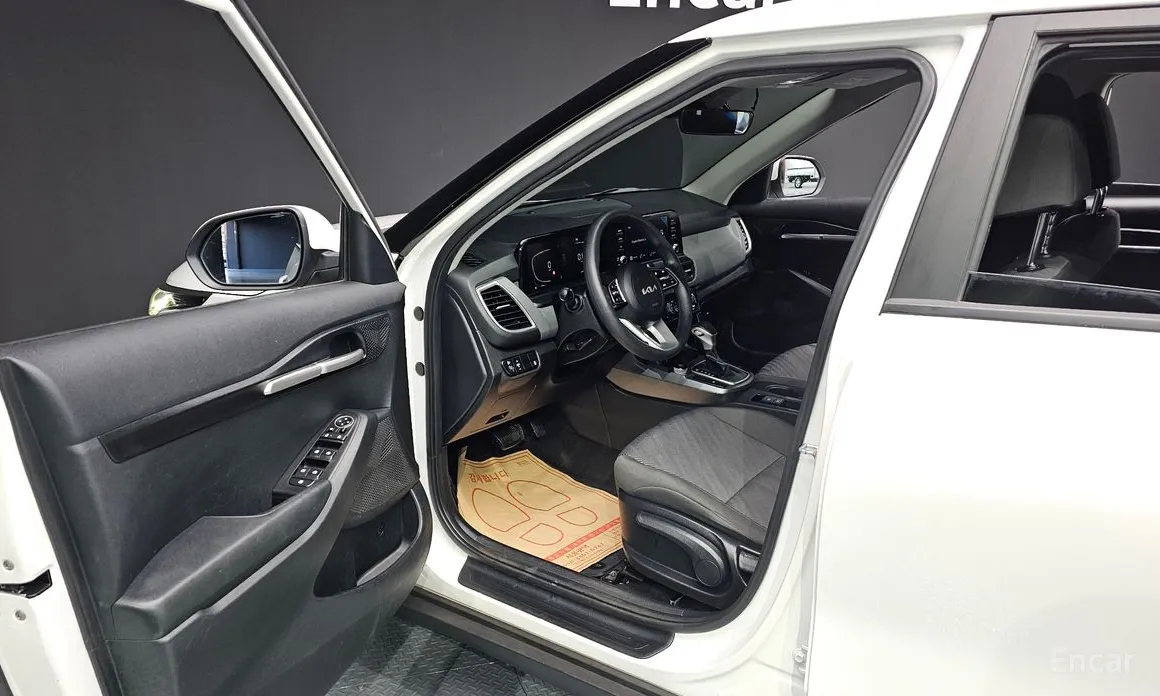 Фото 10 - Kia Seltos