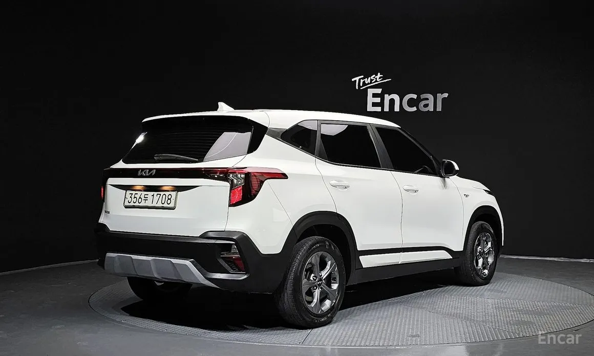 Фото 2 - Kia Seltos