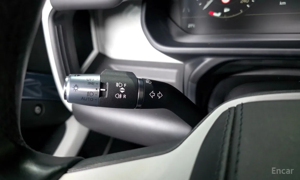 Фото 9 - Land Rover Defender