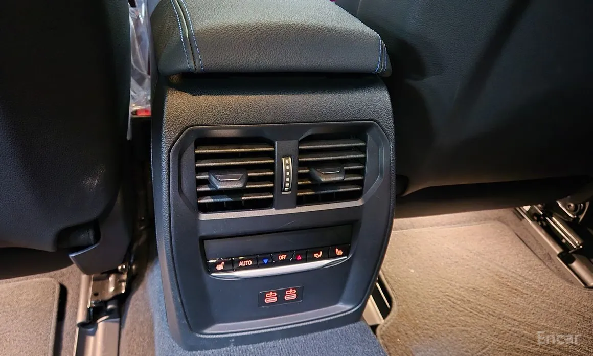 Фото 18 - BMW i4