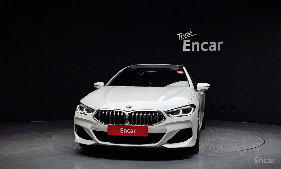 Фото 3 - BMW 8 Series