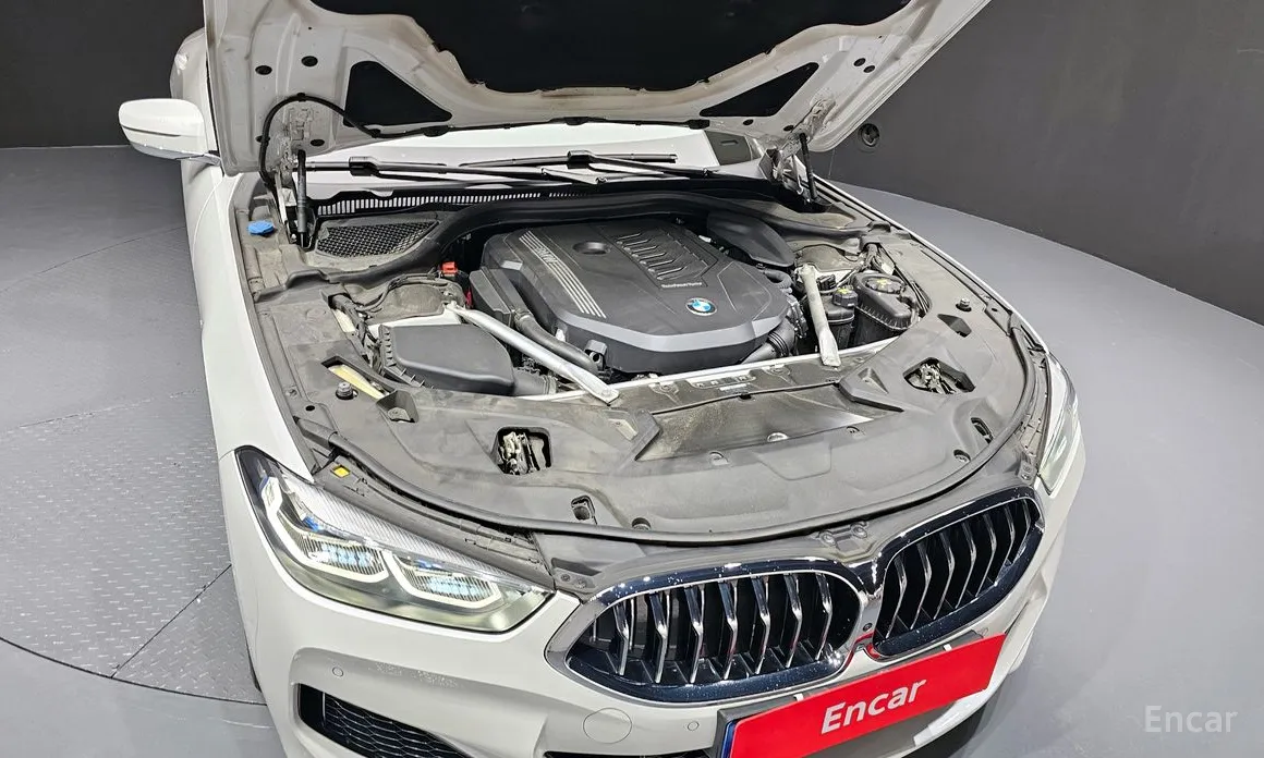 Фото 6 - BMW 8 Series
