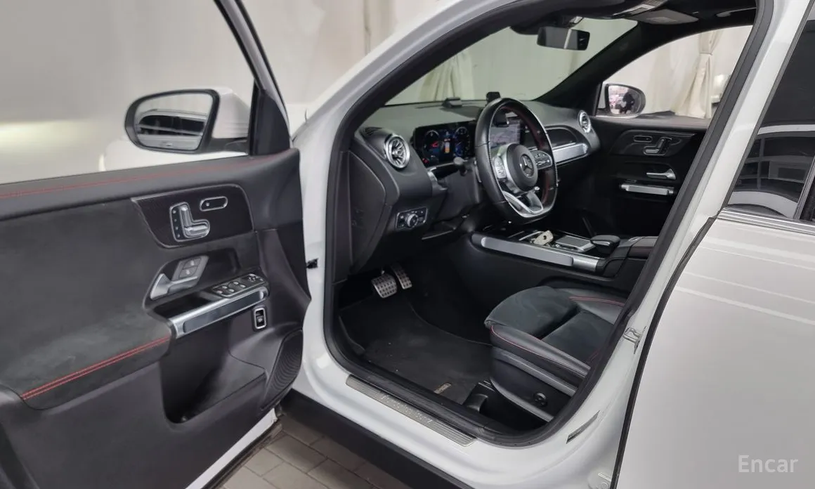 Фото 10 - Mercedes-Benz GLB-Class