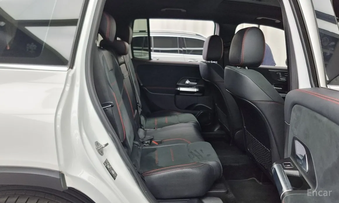 Фото 12 - Mercedes-Benz GLB-Class