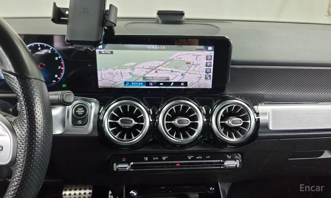 Фото 14 - Mercedes-Benz GLB-Class