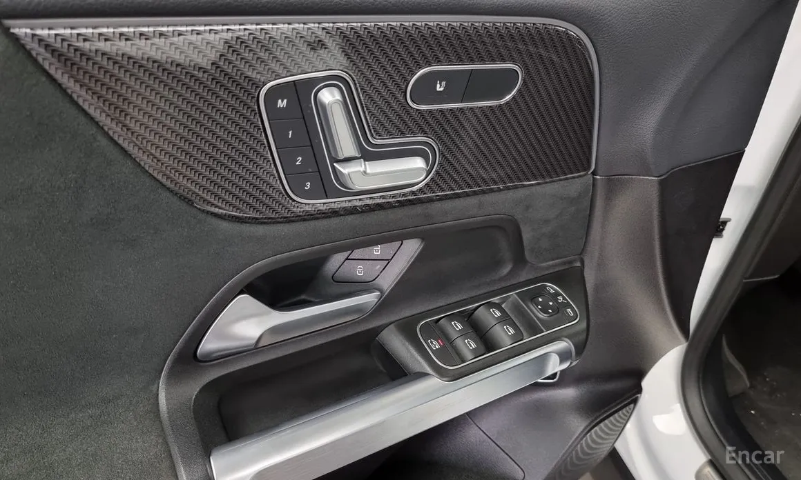 Фото 18 - Mercedes-Benz GLB-Class