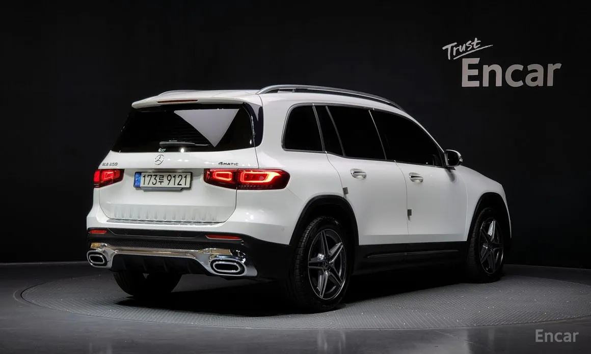 Фото 2 - Mercedes-Benz GLB-Class