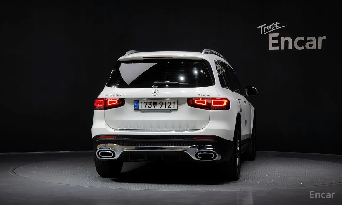 Фото 4 - Mercedes-Benz GLB-Class