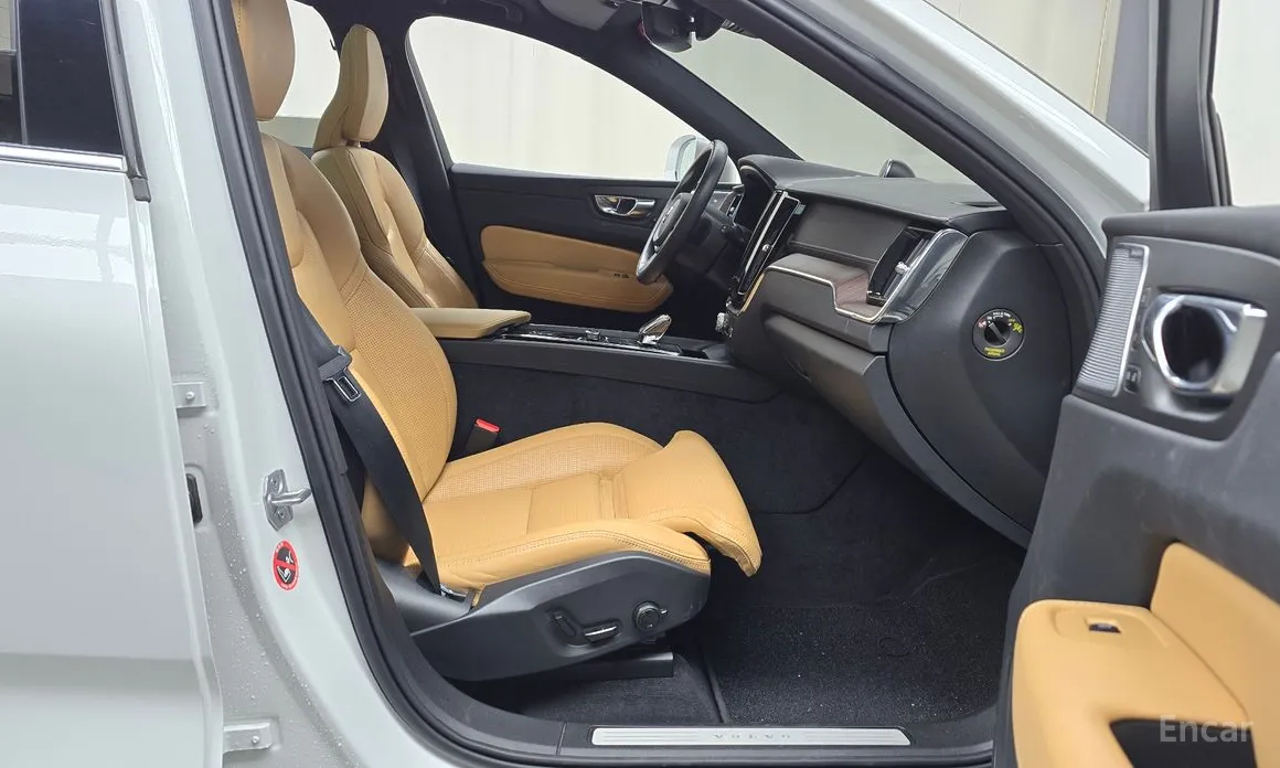 Фото 10 - Volvo XC60