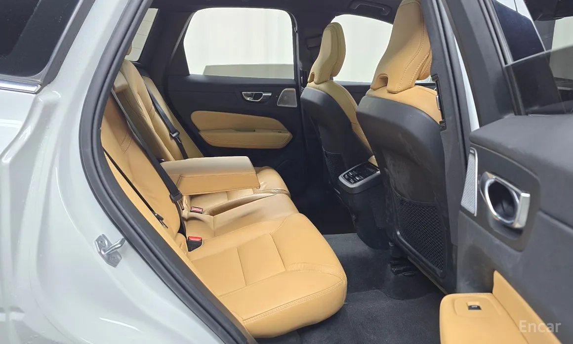 Фото 12 - Volvo XC60