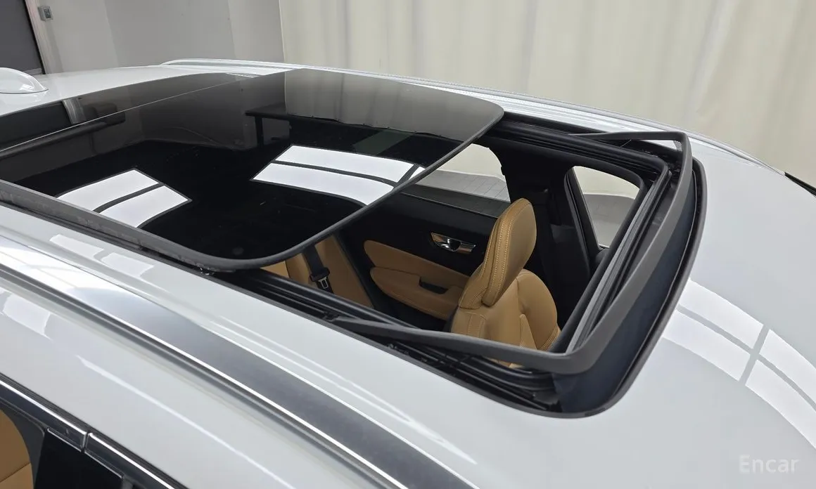 Фото 18 - Volvo XC60