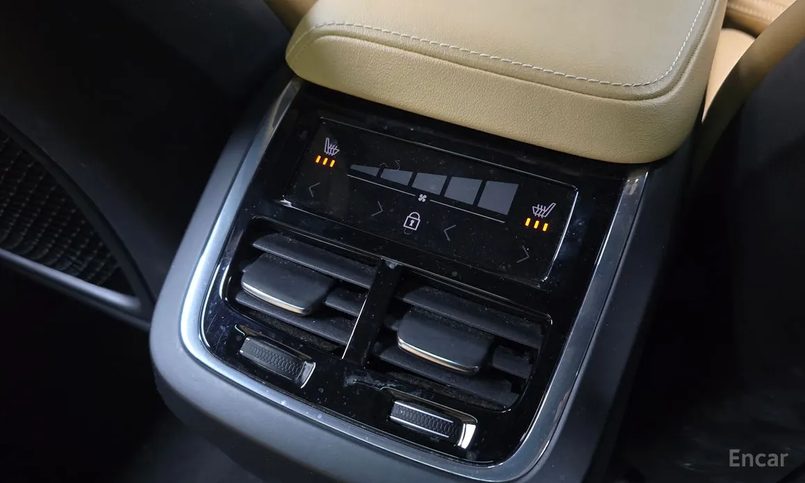 Фото 19 - Volvo XC60