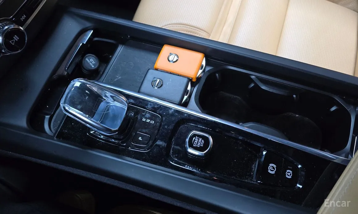 Фото 9 - Volvo XC60