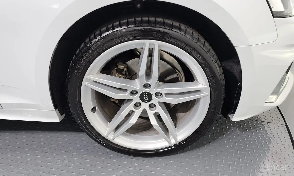 Фото 5 - Audi A5