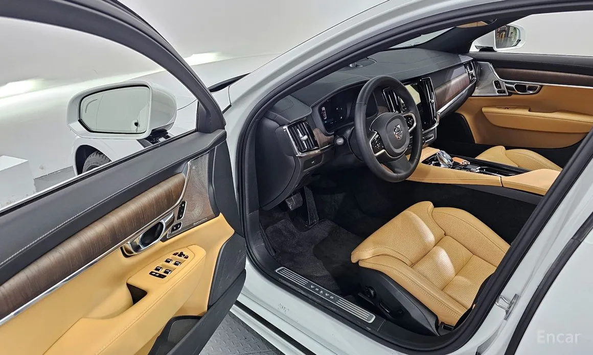 Фото 10 - Volvo S90