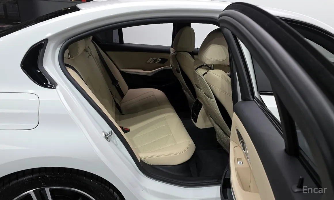 Фото 13 - BMW 3 Series