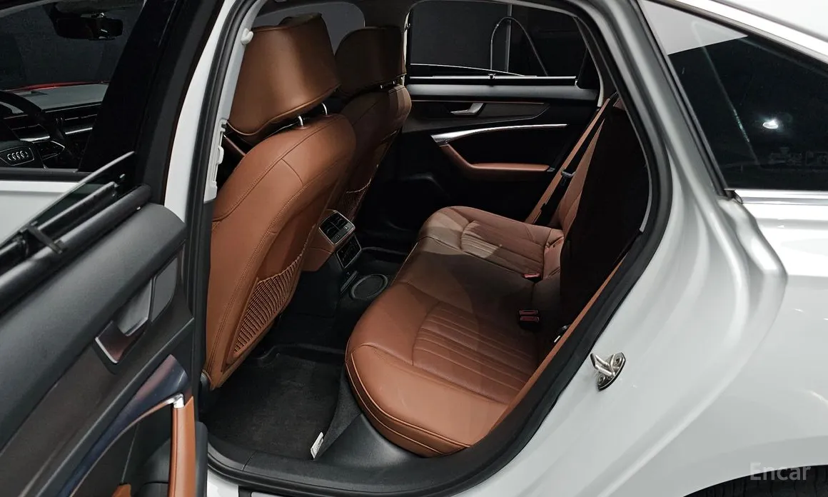 Фото 12 - Audi A6