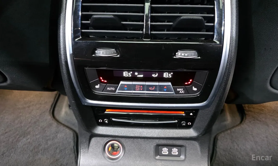 Фото 19 - BMW X7