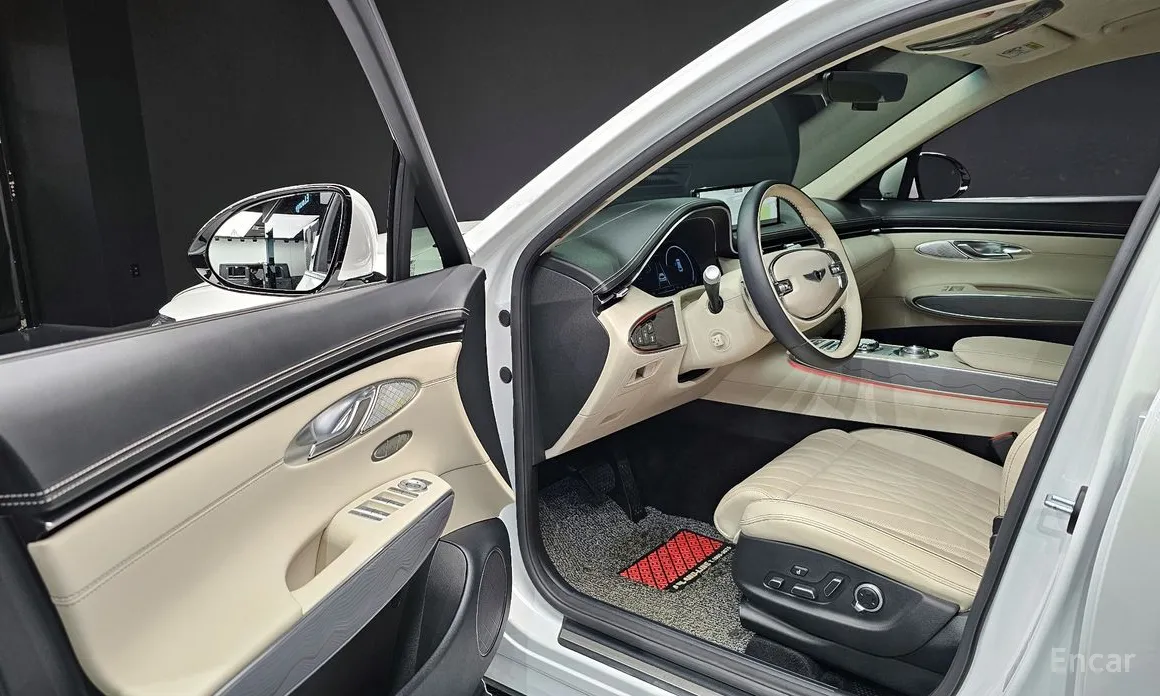 Photo 11 - Genesis GV70