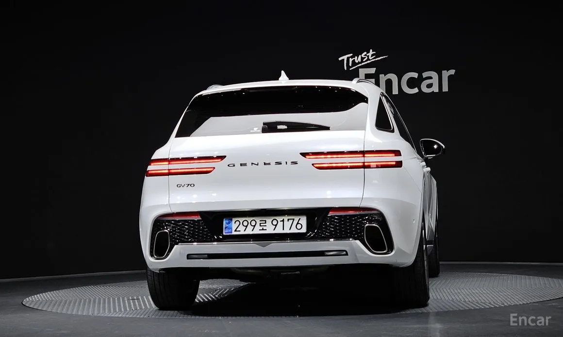 Photo 4 - Genesis GV70