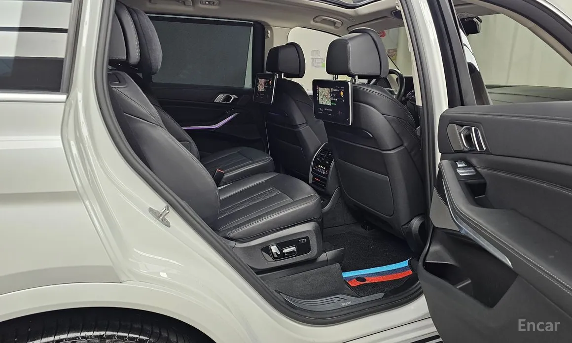 Фото 12 - BMW X7