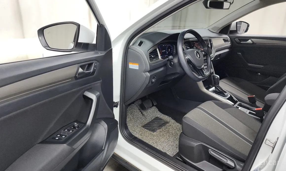 Фото 10 - Volkswagen T-Roc