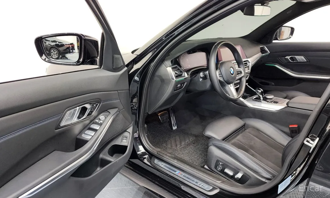 Photo 10 - BMW 3 Series