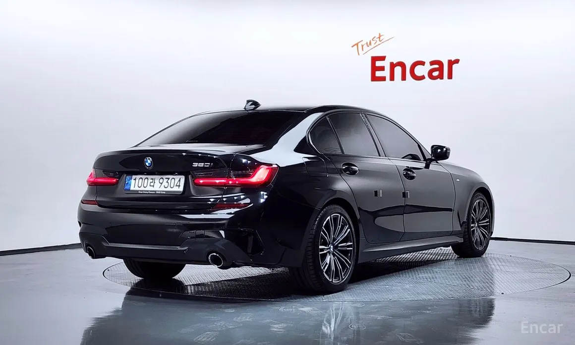 Photo 2 - BMW 3 Series