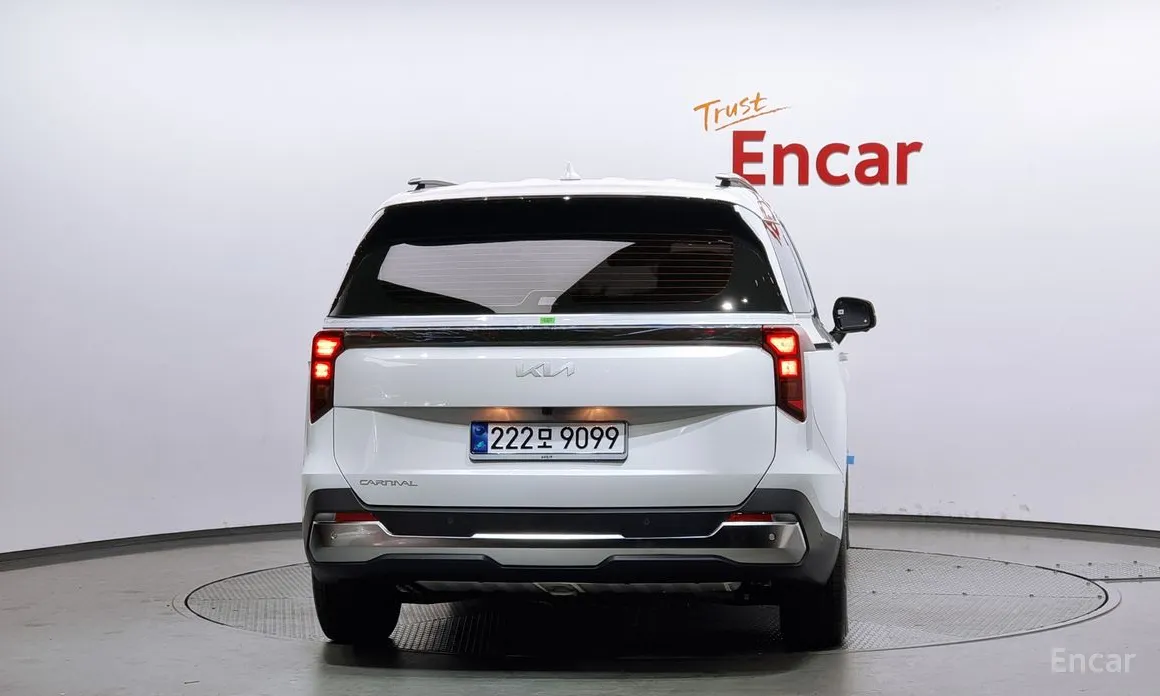 Фото 4 - Kia Carnival