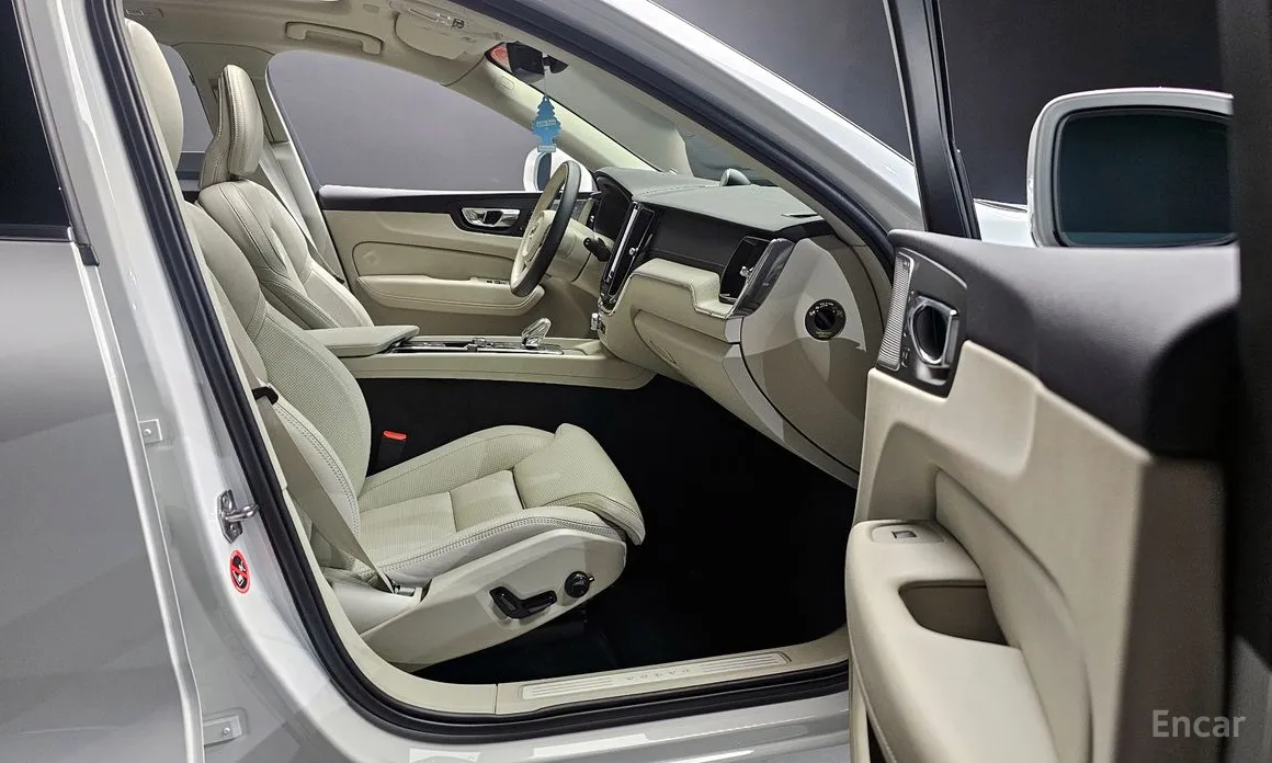 Photo 10 - Volvo XC60